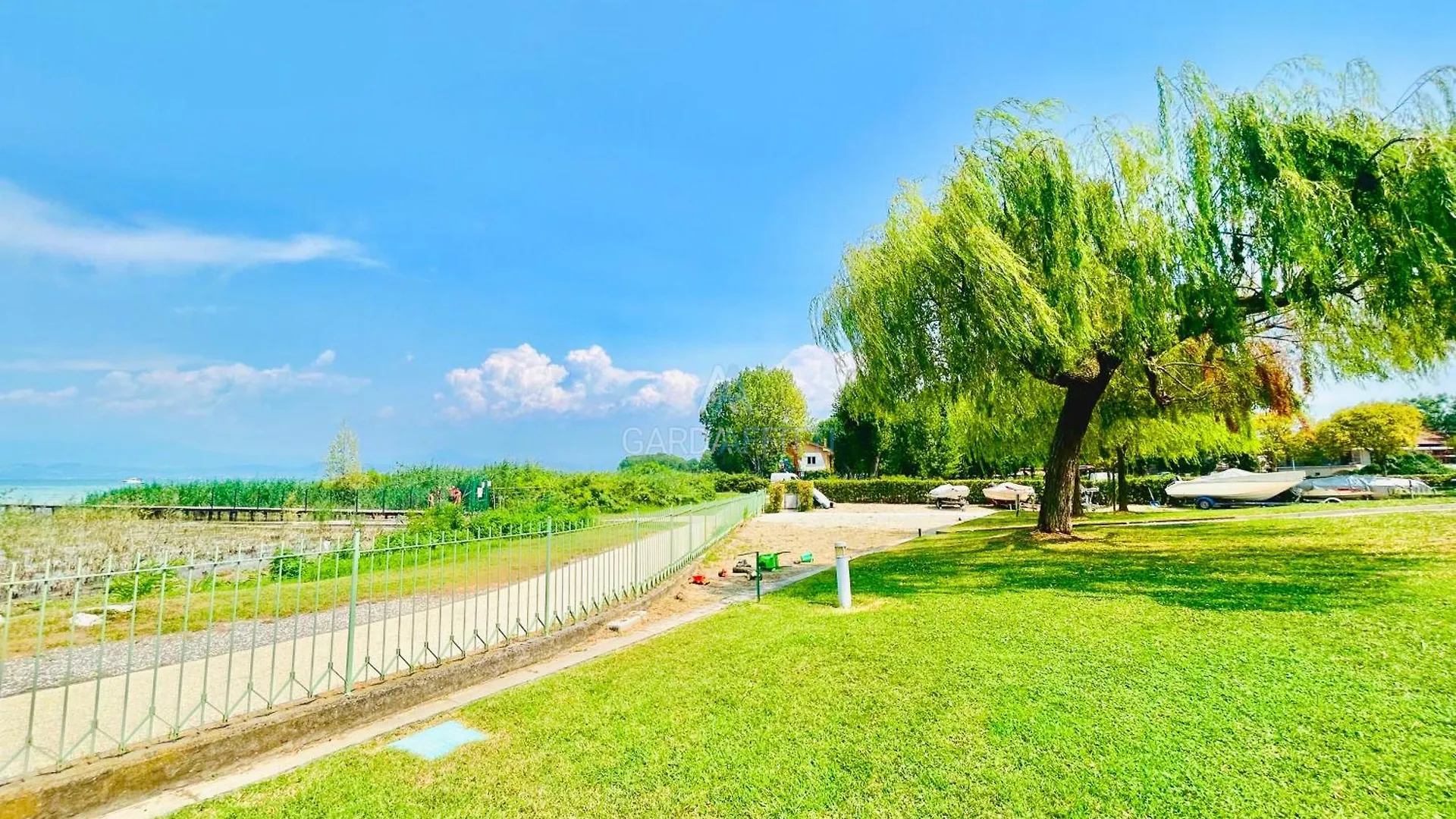 Costa D'Oro - Residence Con Accesso Al Lago Sirmione Lägenhet