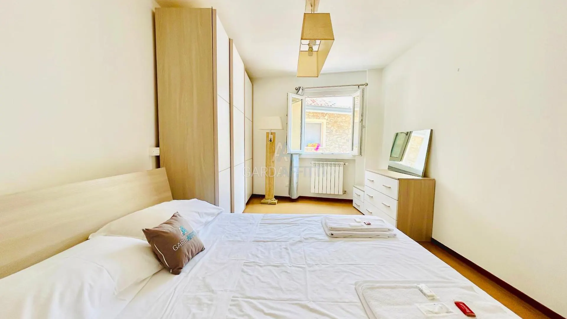 Costa D'Oro - Residence Con Accesso Al Lago Sirmione Italien